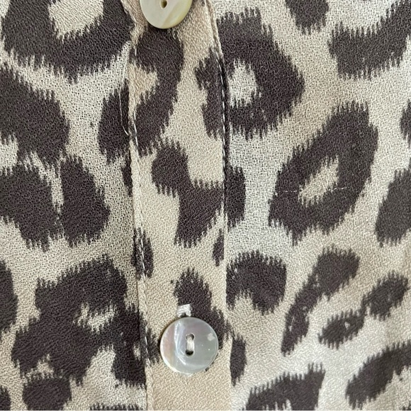 Chaser | NWT Flutter Sleeve Boho Leopard Print Button Down Top - Picture 12 of 12